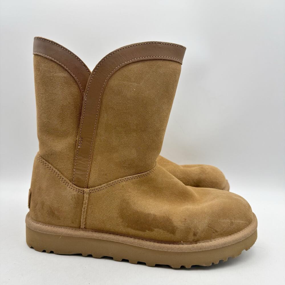 UGG Womens Classic Short Lunara Bootie Size 7 EU 38 Brown Suede EUC